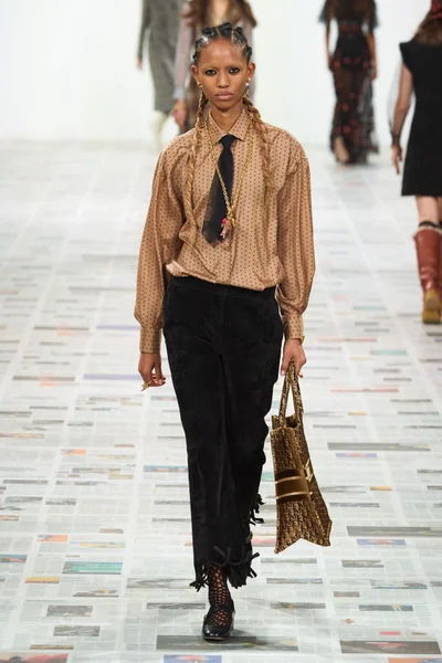 Look 22